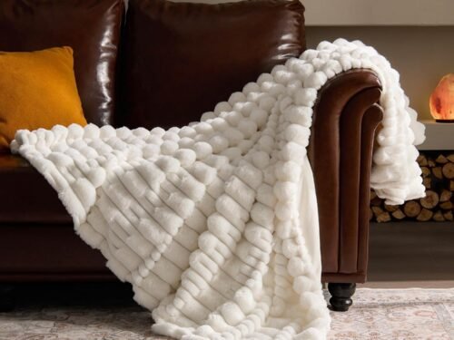 Faux fur plush blanket 50x60 inches, soft and warm decorative blanket