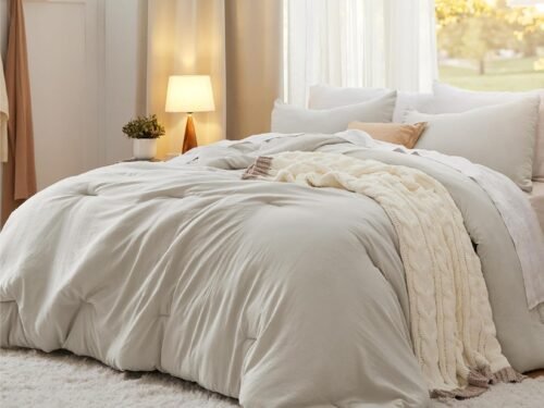 King Comforter Set, Beige Soft Prewashed Bedding for All Seasons, 3 Pieces  Bed Set, 1 Lightweight Comforter (104"x90") and 2 Pillowcases (20"x36")